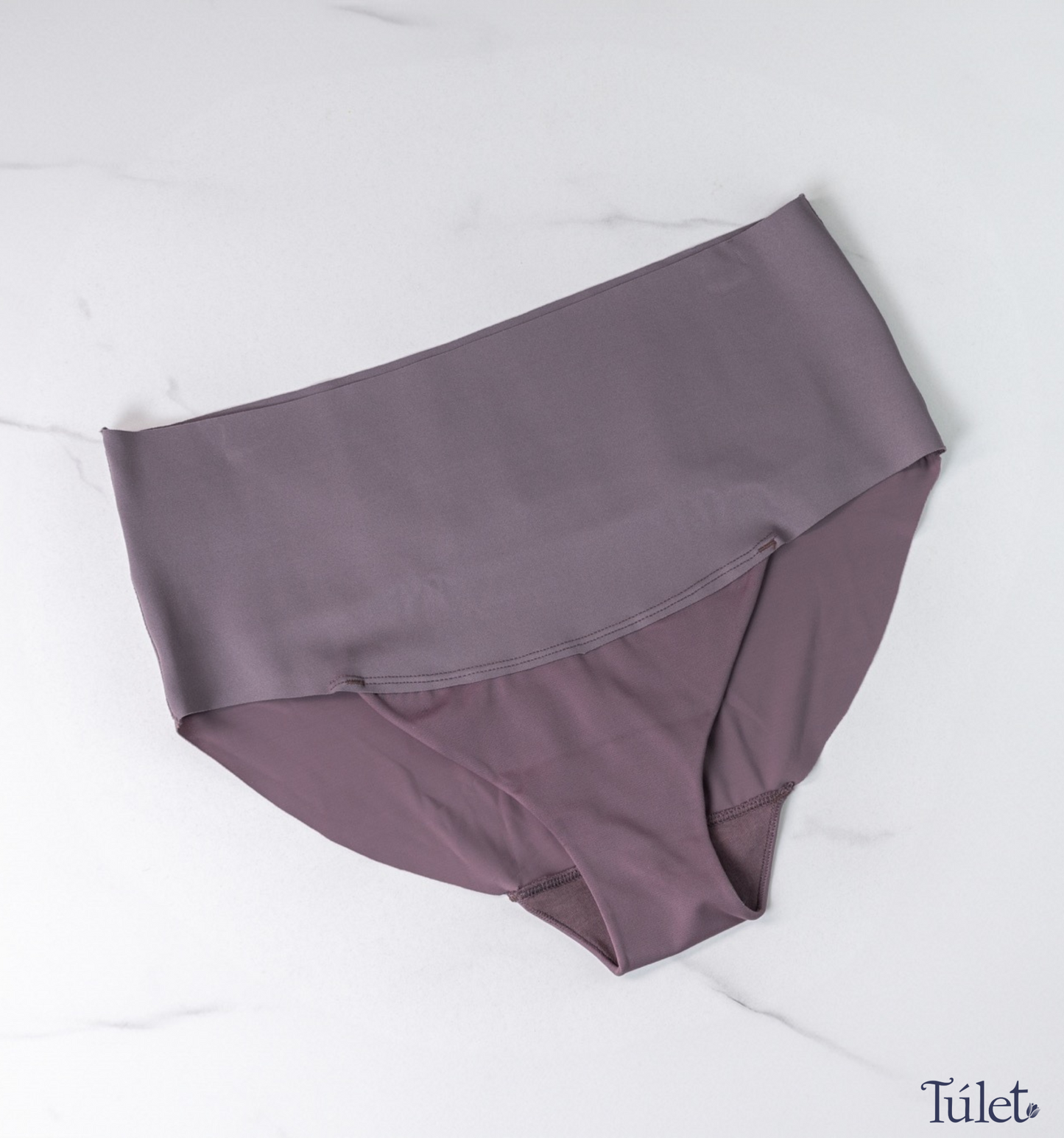 Panty talle alto con control medio de abdomen, invisible