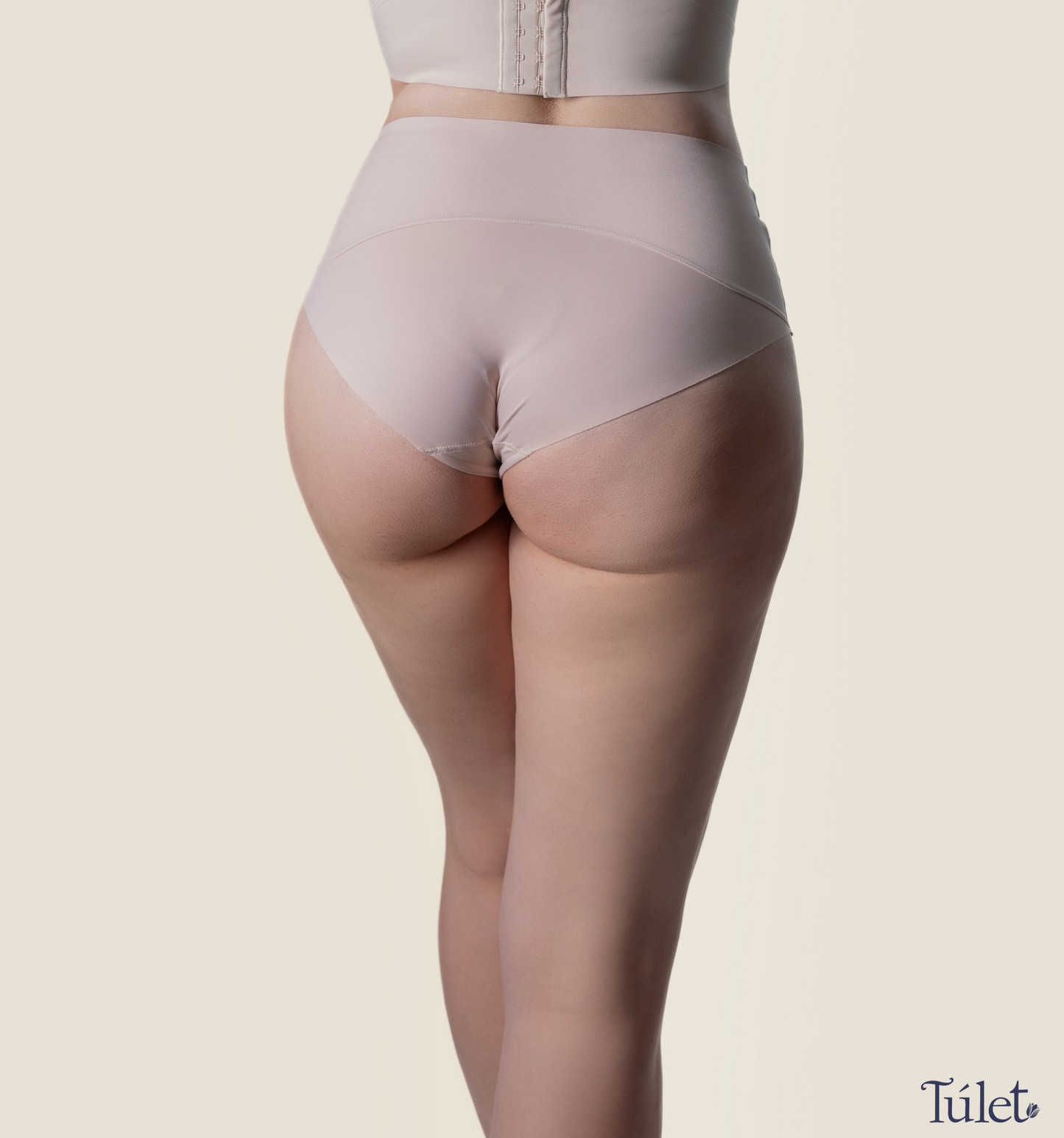 Panty talle alto con control medio de abdomen, invisible